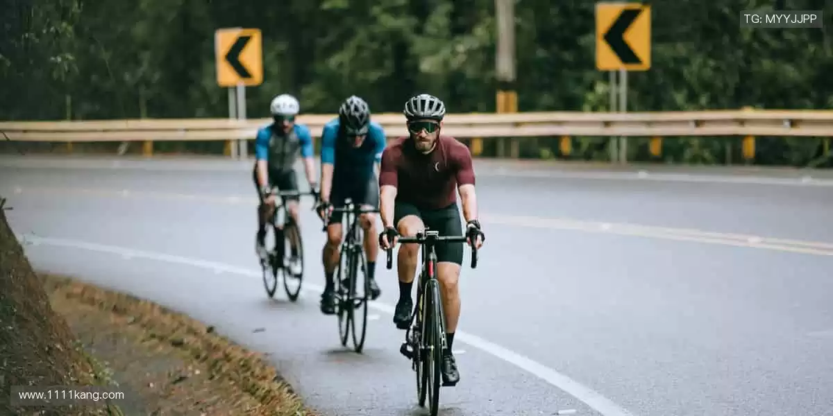 「全球赛事同步直播，超清画质 + 实时解说，让你身临其境！📺一键开启，激情无限！」